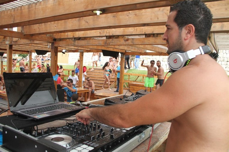 Cyan Beach Bar on Sunday